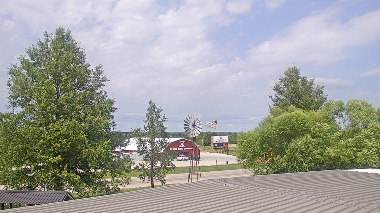 Thumbnail for current weather camera view from Amish Country Store in Lamoni, Iowa