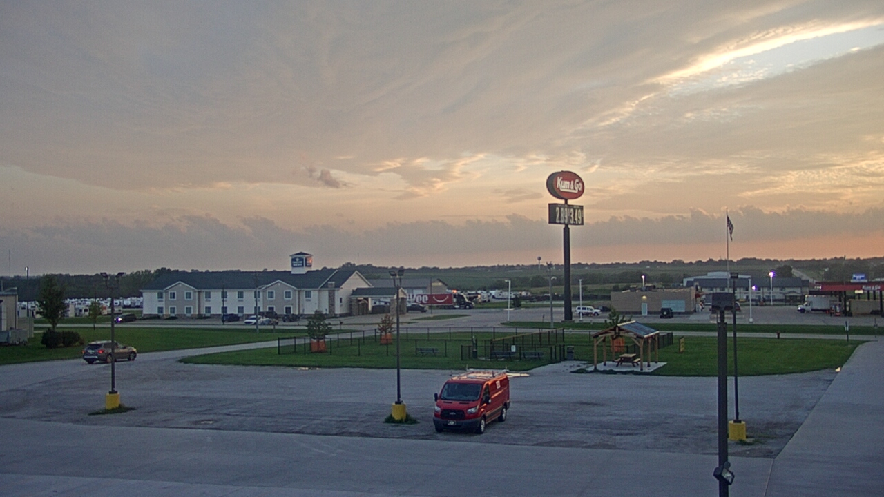 Thumbnail for current weather camera view from Amish Country Store in Lamoni, Iowa