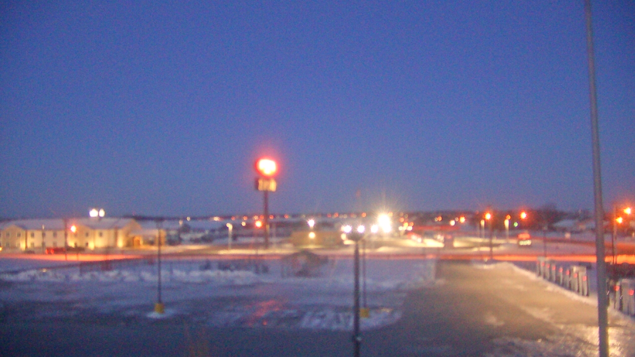 Thumbnail for current weather camera view from Amish Country Store in Lamoni, Iowa