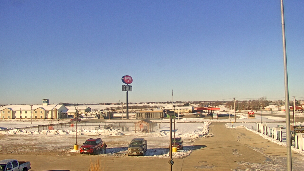 Thumbnail for current weather camera view from Amish Country Store in Lamoni, Iowa