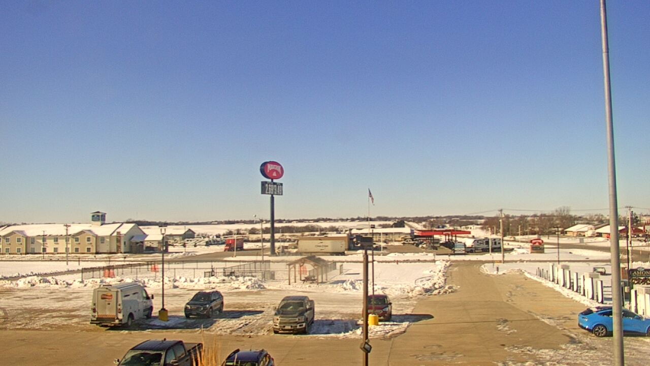 Thumbnail for current weather camera view from Amish Country Store in Lamoni, Iowa