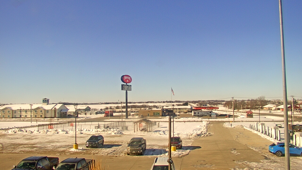 Thumbnail for current weather camera view from Amish Country Store in Lamoni, Iowa