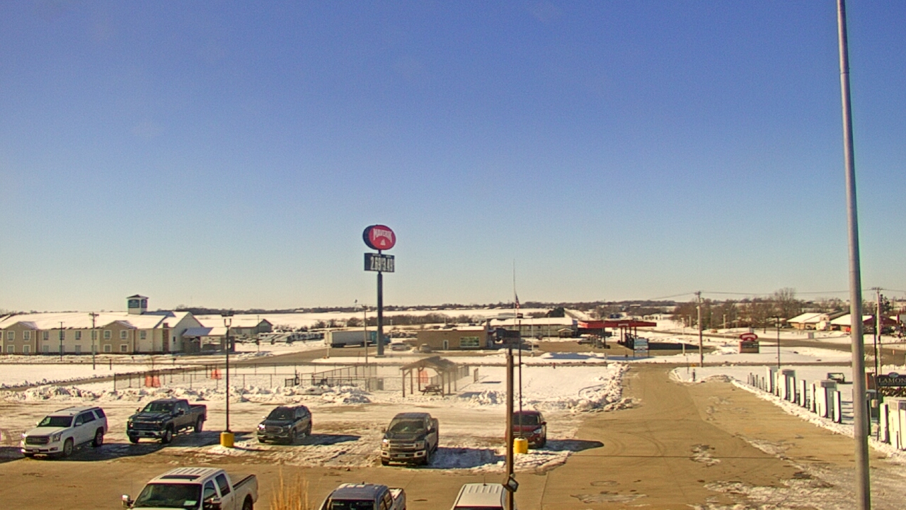 Thumbnail for current weather camera view from Amish Country Store in Lamoni, Iowa