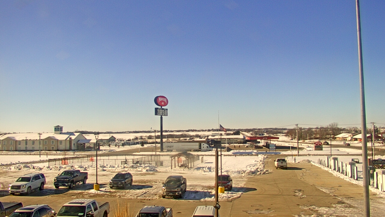 Thumbnail for current weather camera view from Amish Country Store in Lamoni, Iowa