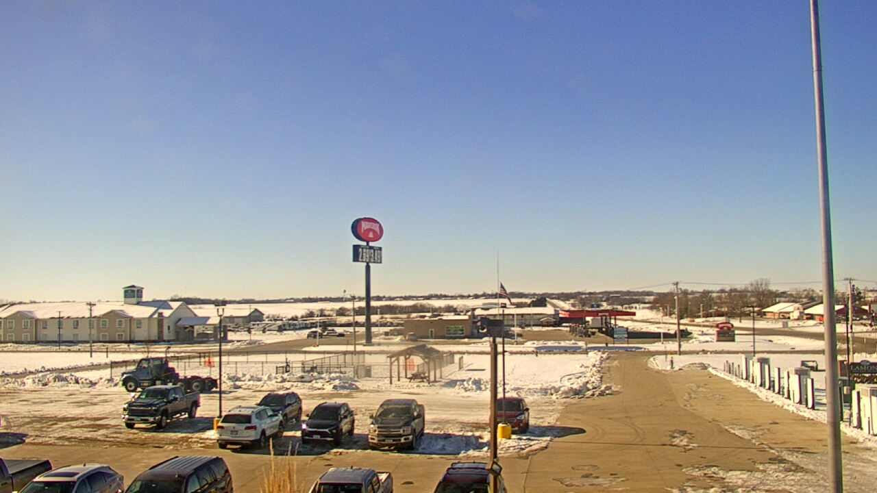 Thumbnail for current weather camera view from Amish Country Store in Lamoni, Iowa