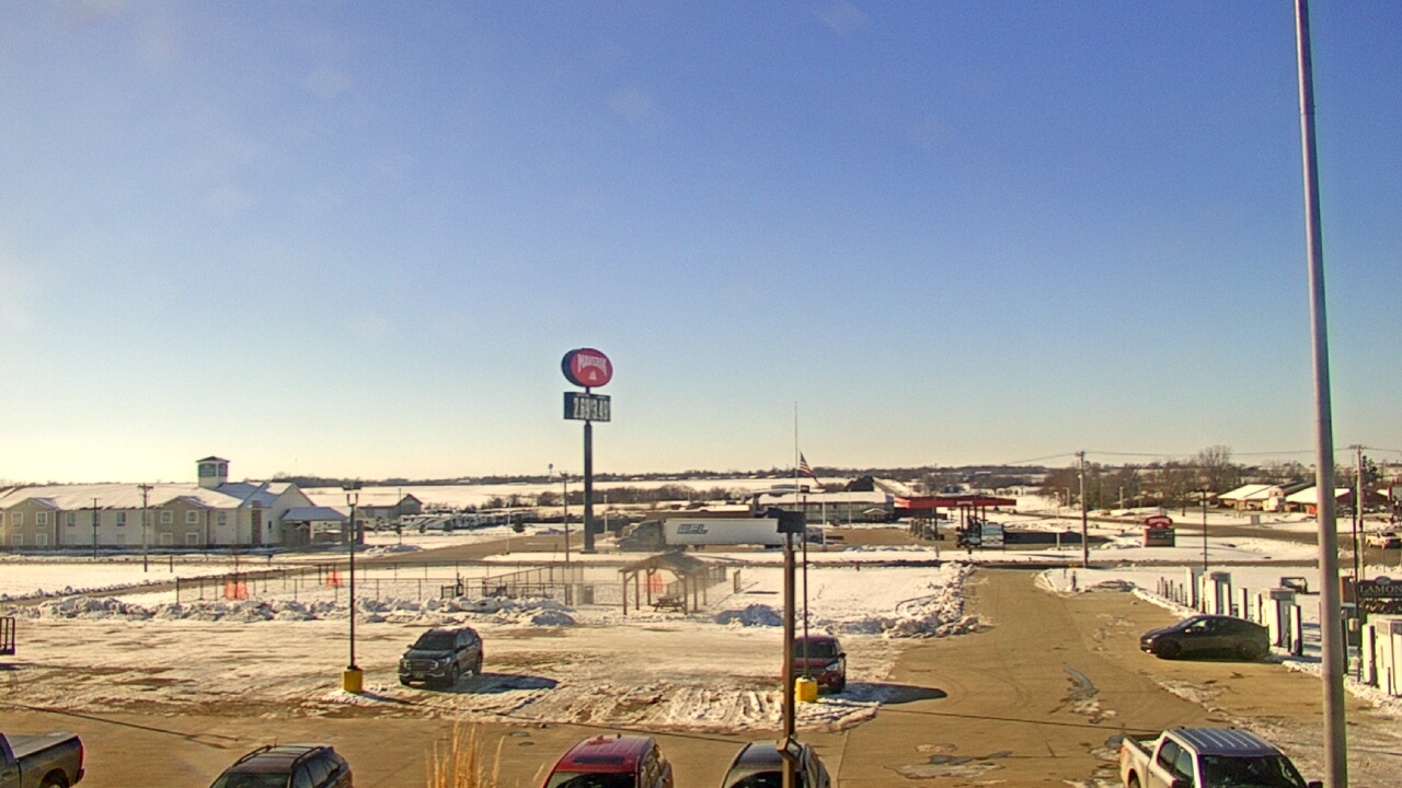 Thumbnail for current weather camera view from Amish Country Store in Lamoni, Iowa