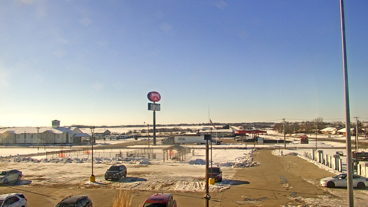 Thumbnail for current weather camera view from Amish Country Store in Lamoni, Iowa