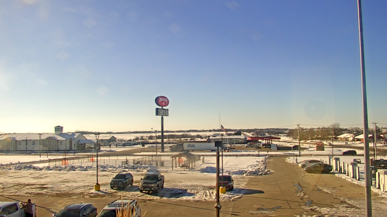 Thumbnail for current weather camera view from Amish Country Store in Lamoni, Iowa