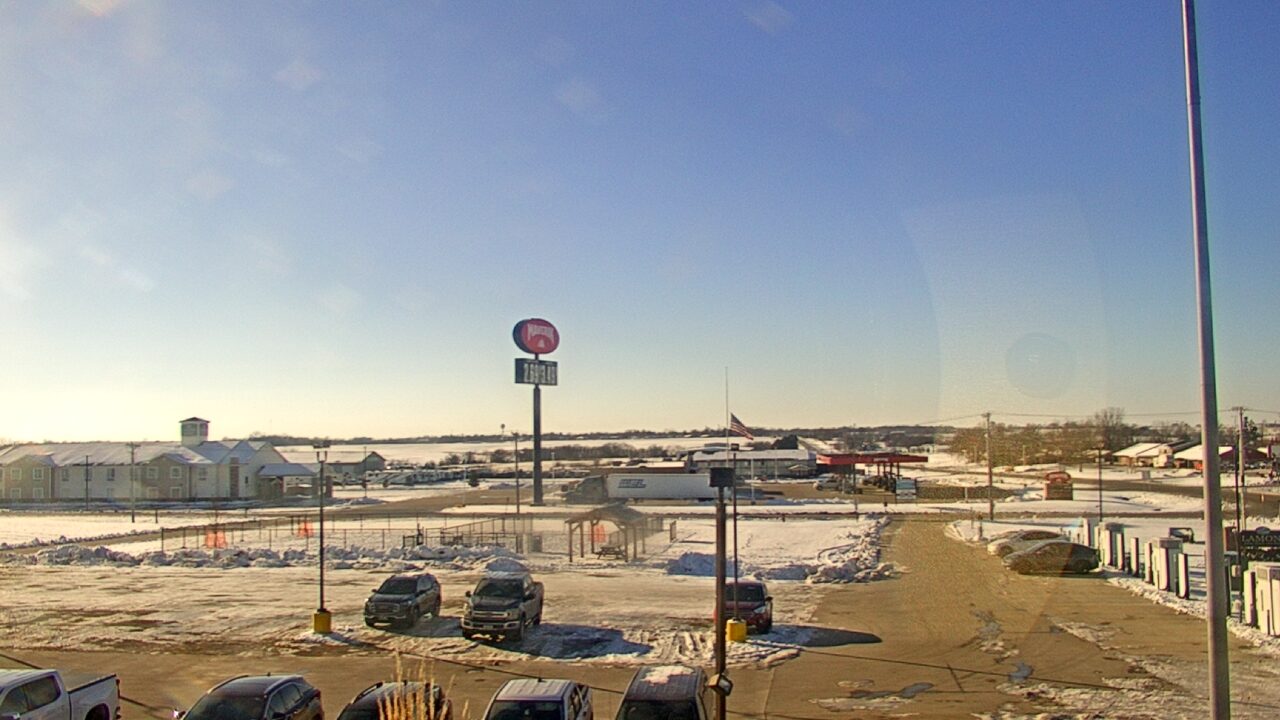 Thumbnail for current weather camera view from Amish Country Store in Lamoni, Iowa