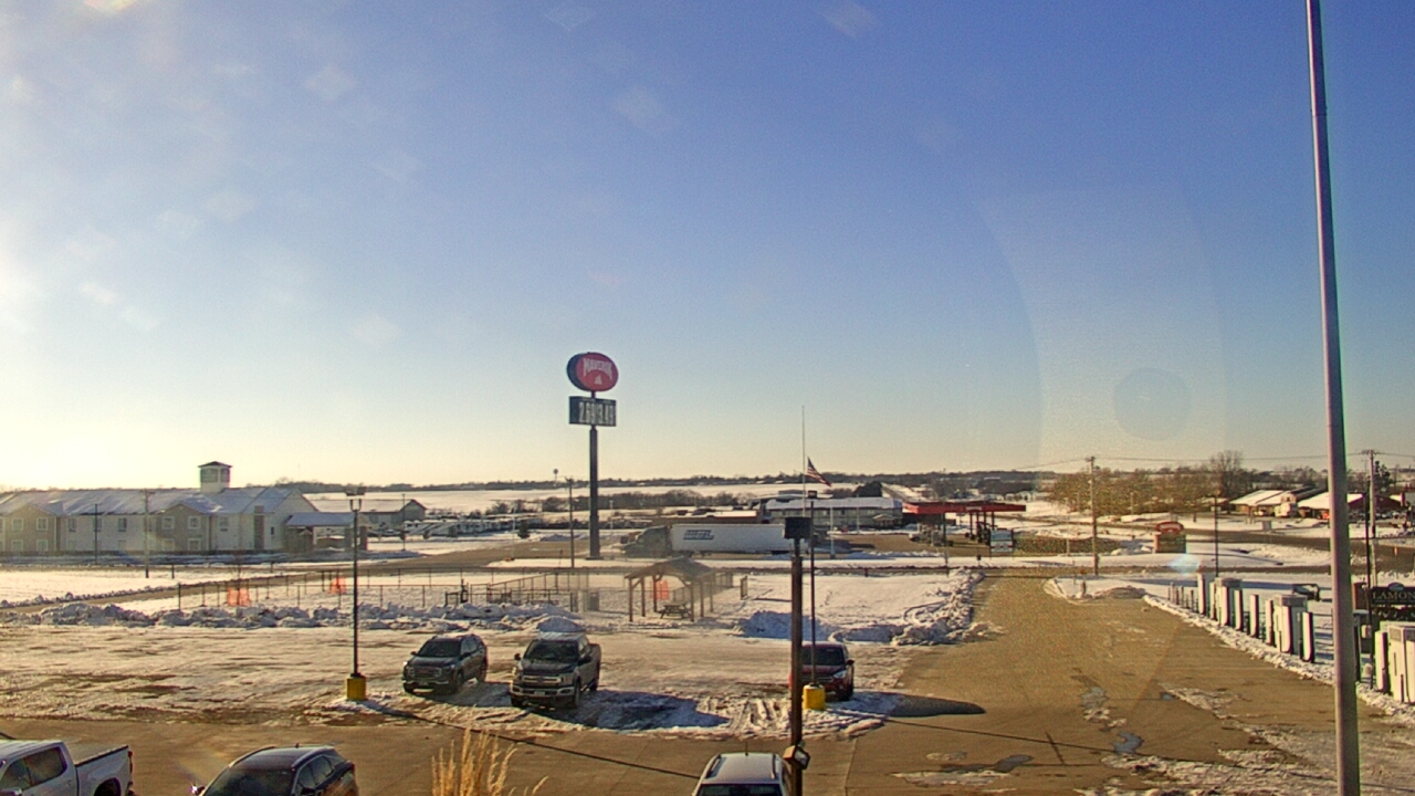 Thumbnail for current weather camera view from Amish Country Store in Lamoni, Iowa