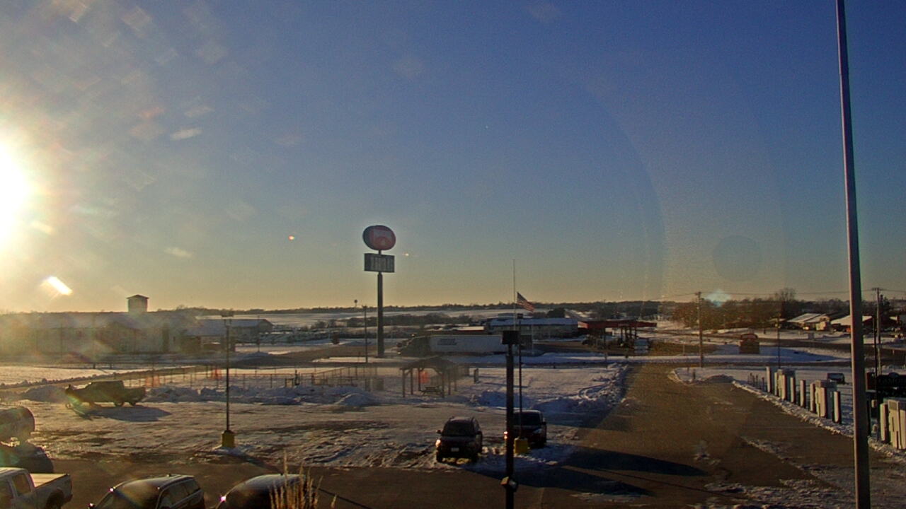 Thumbnail for current weather camera view from Amish Country Store in Lamoni, Iowa