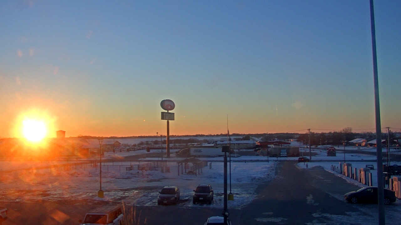 Thumbnail for current weather camera view from Amish Country Store in Lamoni, Iowa