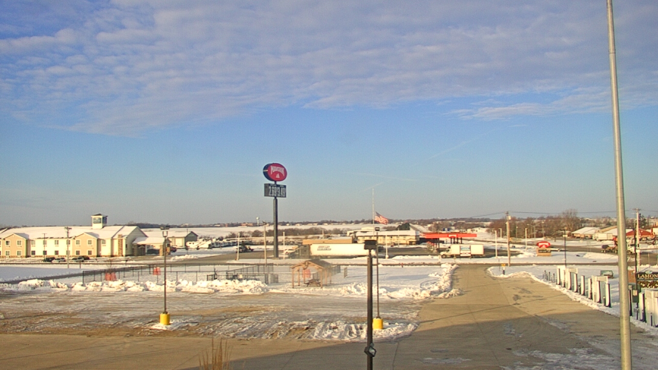 Thumbnail for current weather camera view from Amish Country Store in Lamoni, Iowa