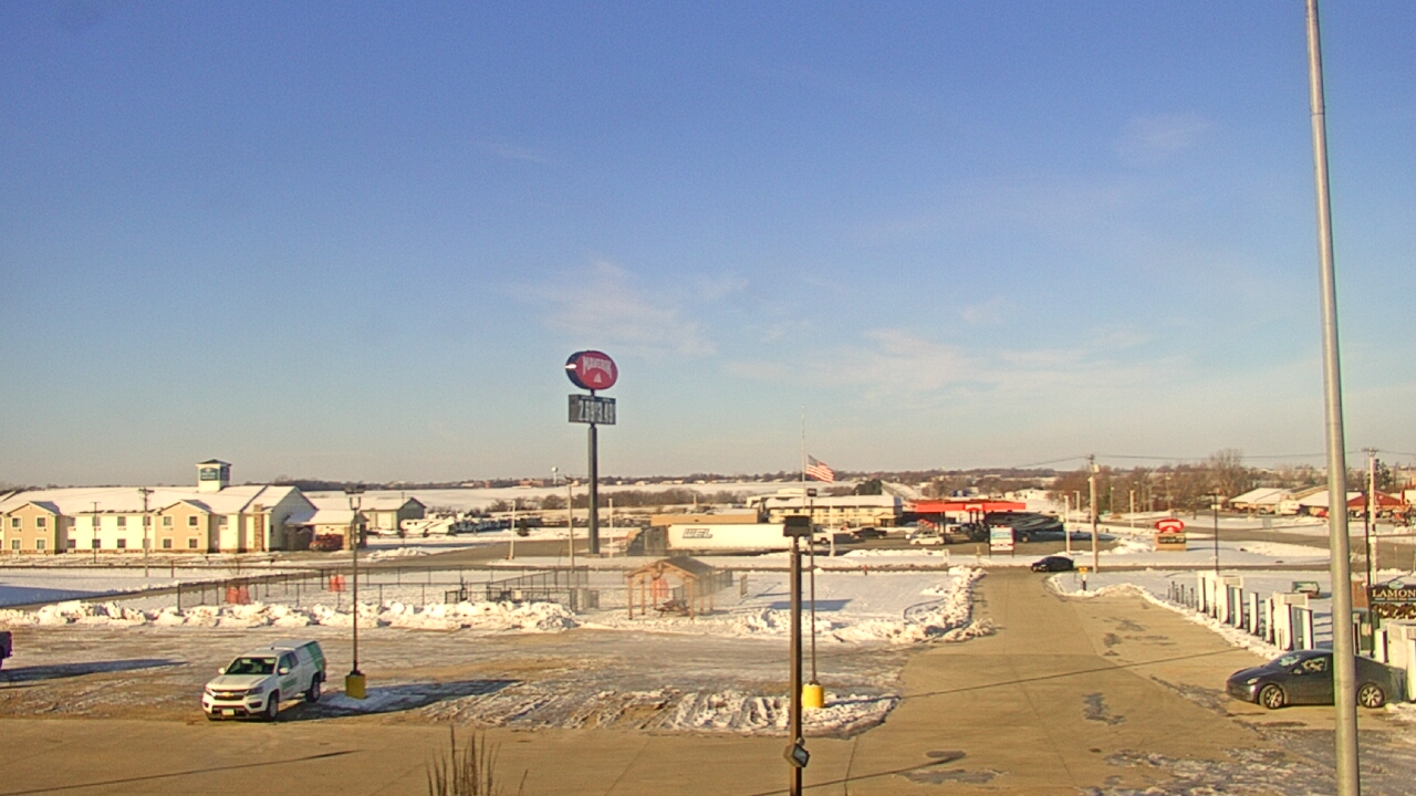 Thumbnail for current weather camera view from Amish Country Store in Lamoni, Iowa