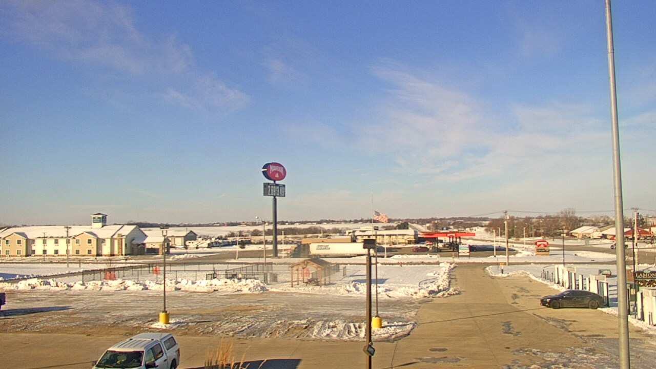 Thumbnail for current weather camera view from Amish Country Store in Lamoni, Iowa