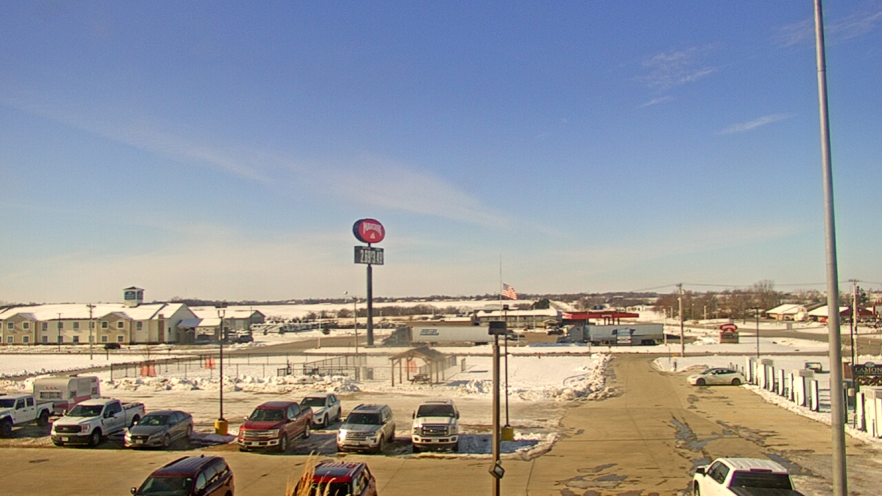 Thumbnail for current weather camera view from Amish Country Store in Lamoni, Iowa