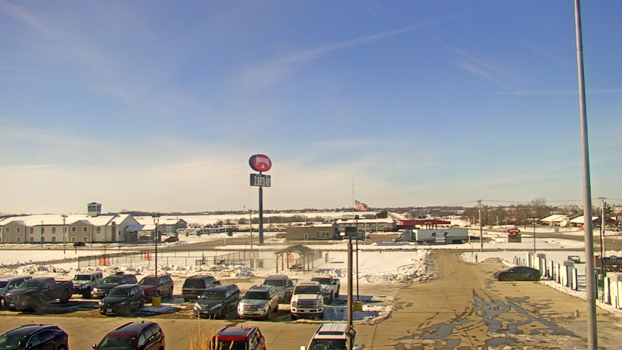 Thumbnail for current weather camera view from Amish Country Store in Lamoni, Iowa