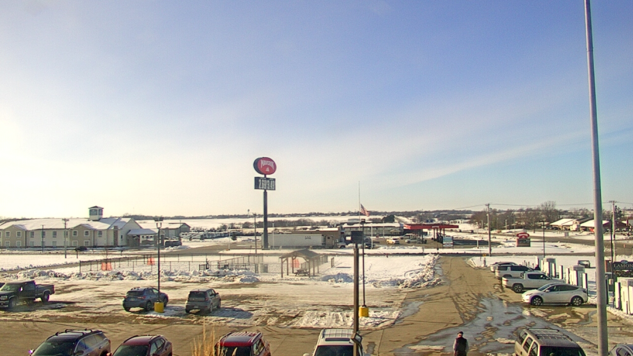 Thumbnail for current weather camera view from Amish Country Store in Lamoni, Iowa