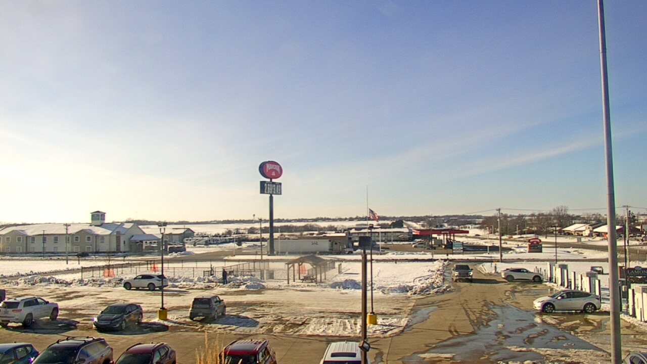 Thumbnail for current weather camera view from Amish Country Store in Lamoni, Iowa