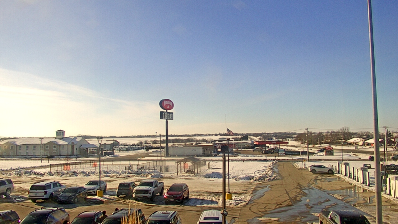 Thumbnail for current weather camera view from Amish Country Store in Lamoni, Iowa