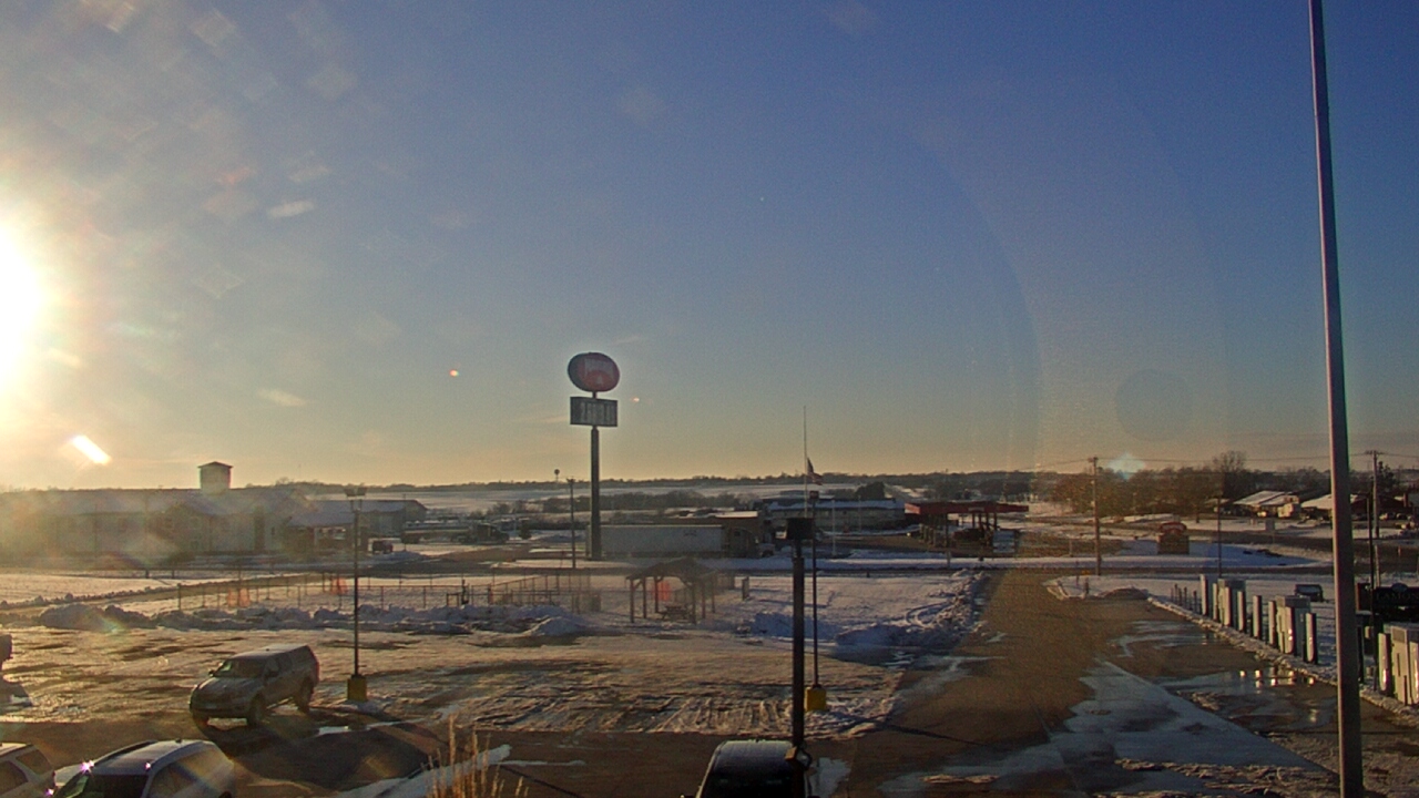 Thumbnail for current weather camera view from Amish Country Store in Lamoni, Iowa