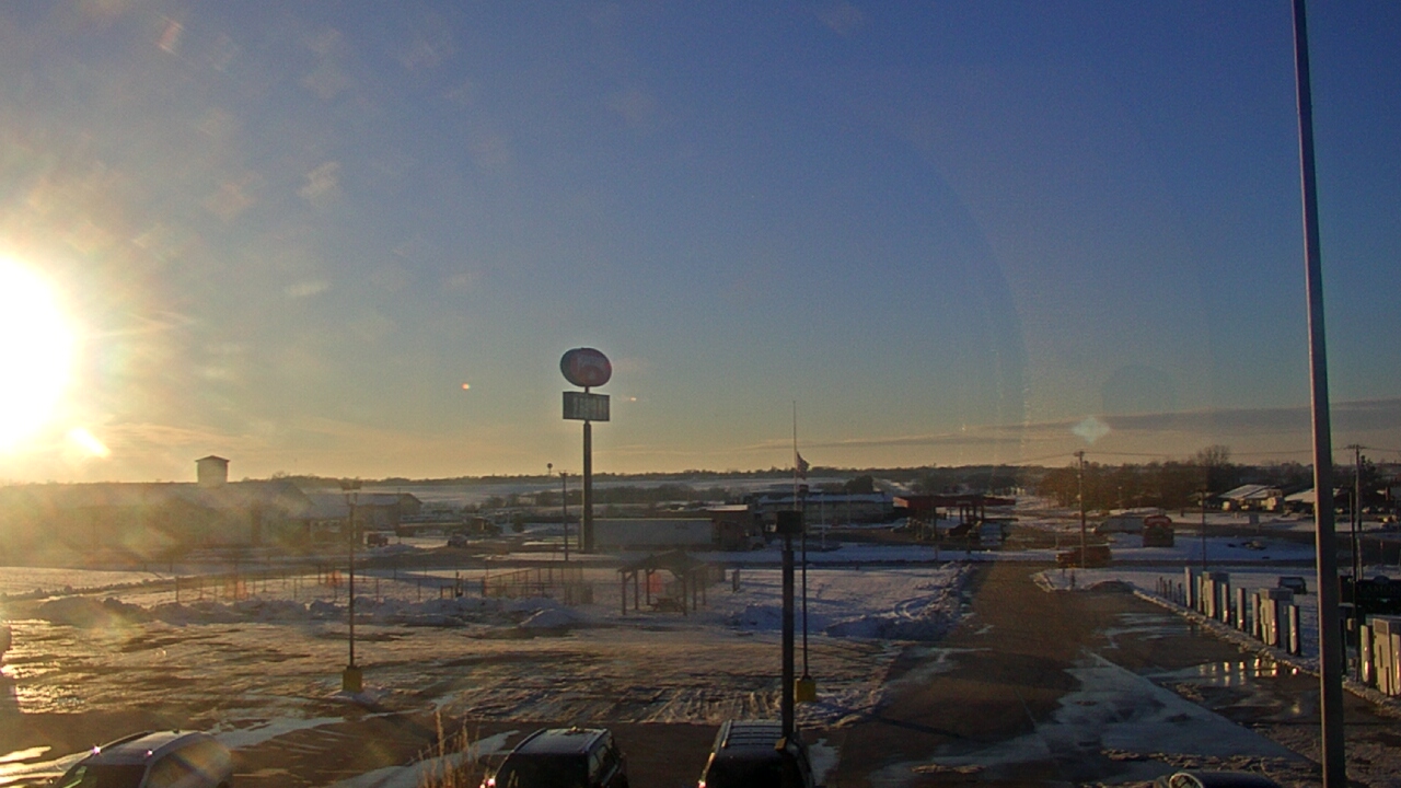 Thumbnail for current weather camera view from Amish Country Store in Lamoni, Iowa
