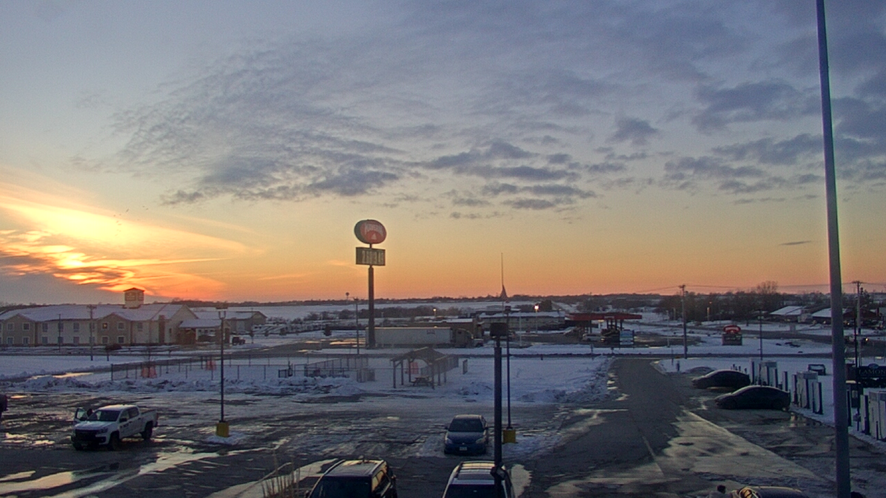 Thumbnail for current weather camera view from Amish Country Store in Lamoni, Iowa