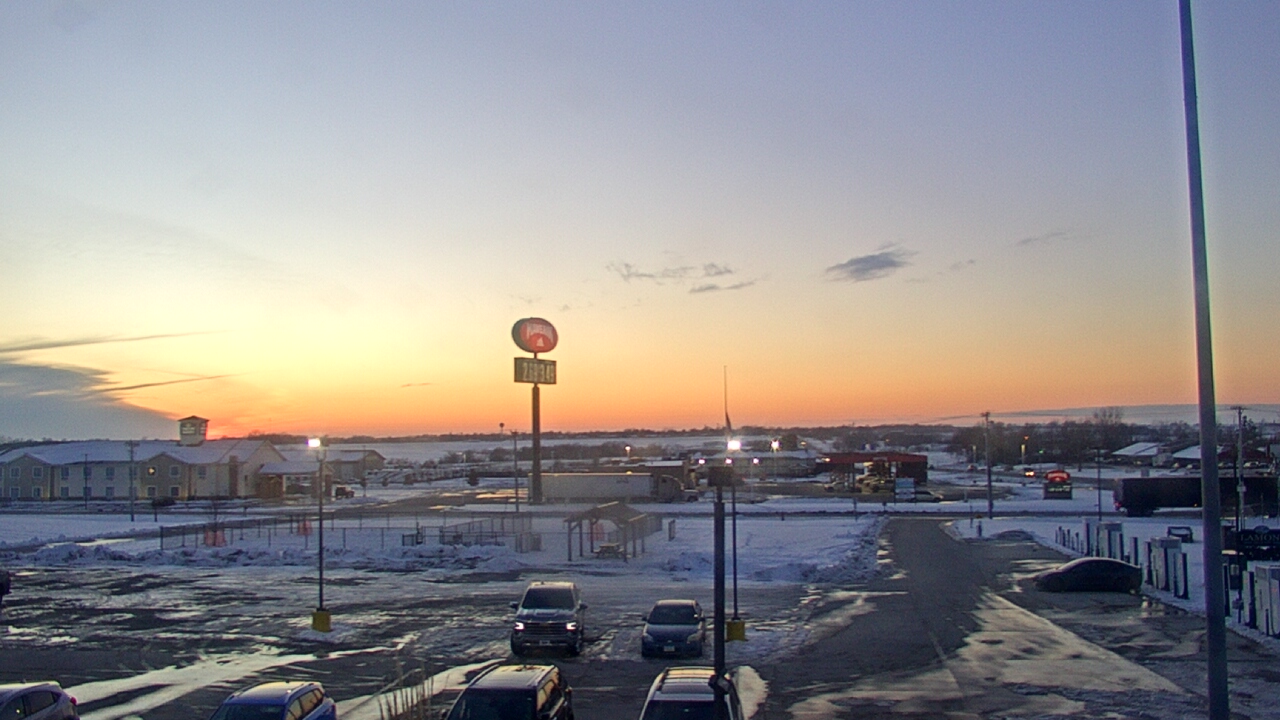 Thumbnail for current weather camera view from Amish Country Store in Lamoni, Iowa