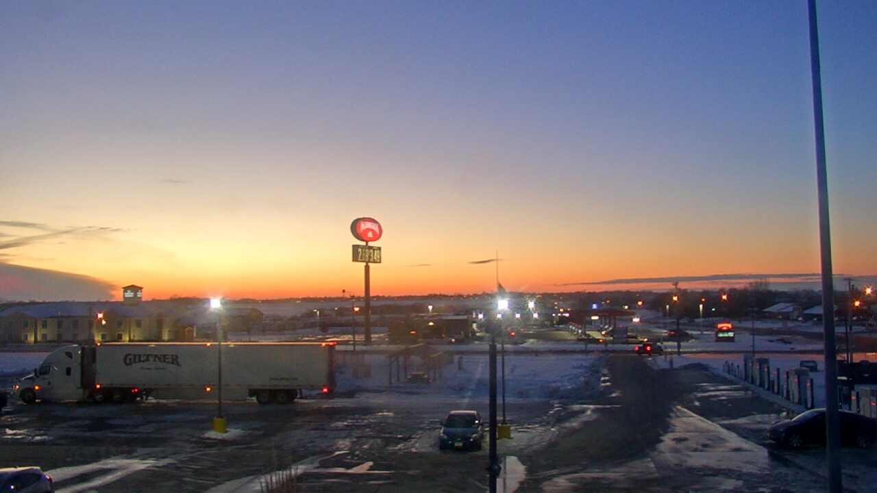 Thumbnail for current weather camera view from Amish Country Store in Lamoni, Iowa