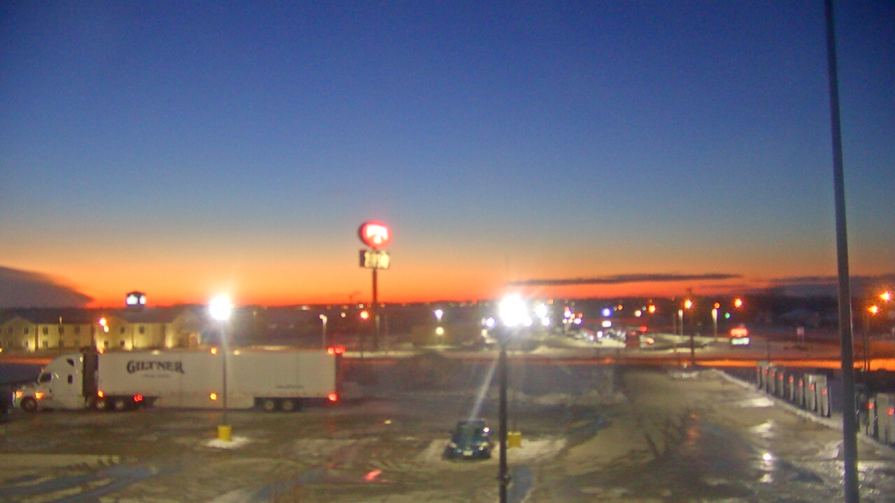 Thumbnail for current weather camera view from Amish Country Store in Lamoni, Iowa