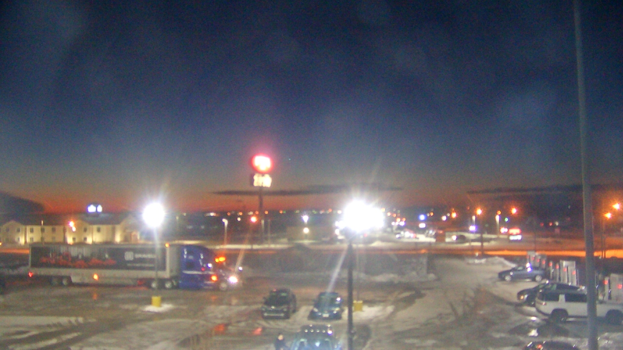 Thumbnail for current weather camera view from Amish Country Store in Lamoni, Iowa