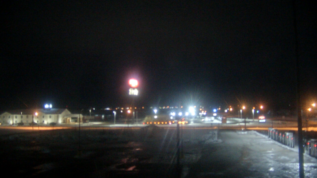 Thumbnail for current weather camera view from Amish Country Store in Lamoni, Iowa