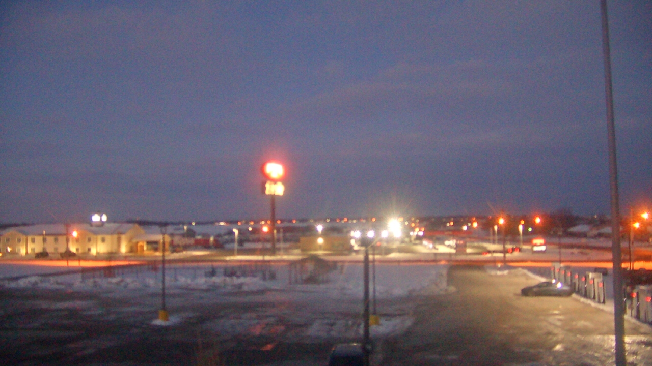 Thumbnail for current weather camera view from Amish Country Store in Lamoni, Iowa