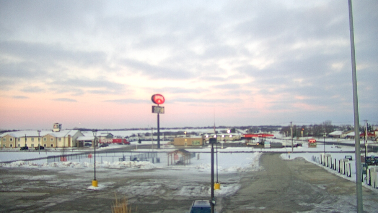 Thumbnail for current weather camera view from Amish Country Store in Lamoni, Iowa