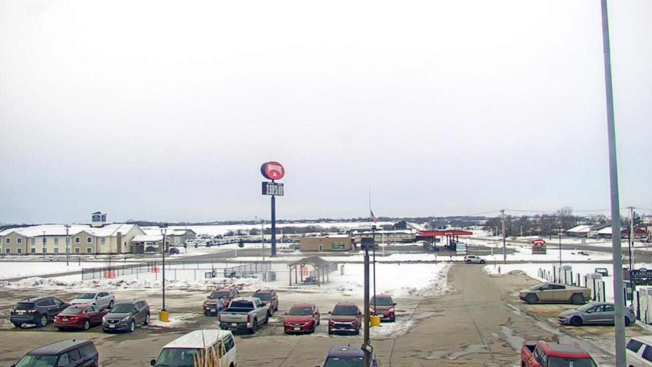 Thumbnail for current weather camera view from Amish Country Store in Lamoni, Iowa