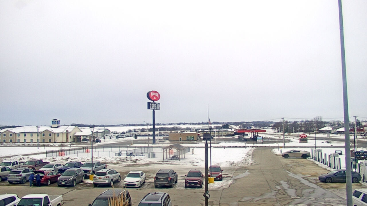Thumbnail for current weather camera view from Amish Country Store in Lamoni, Iowa
