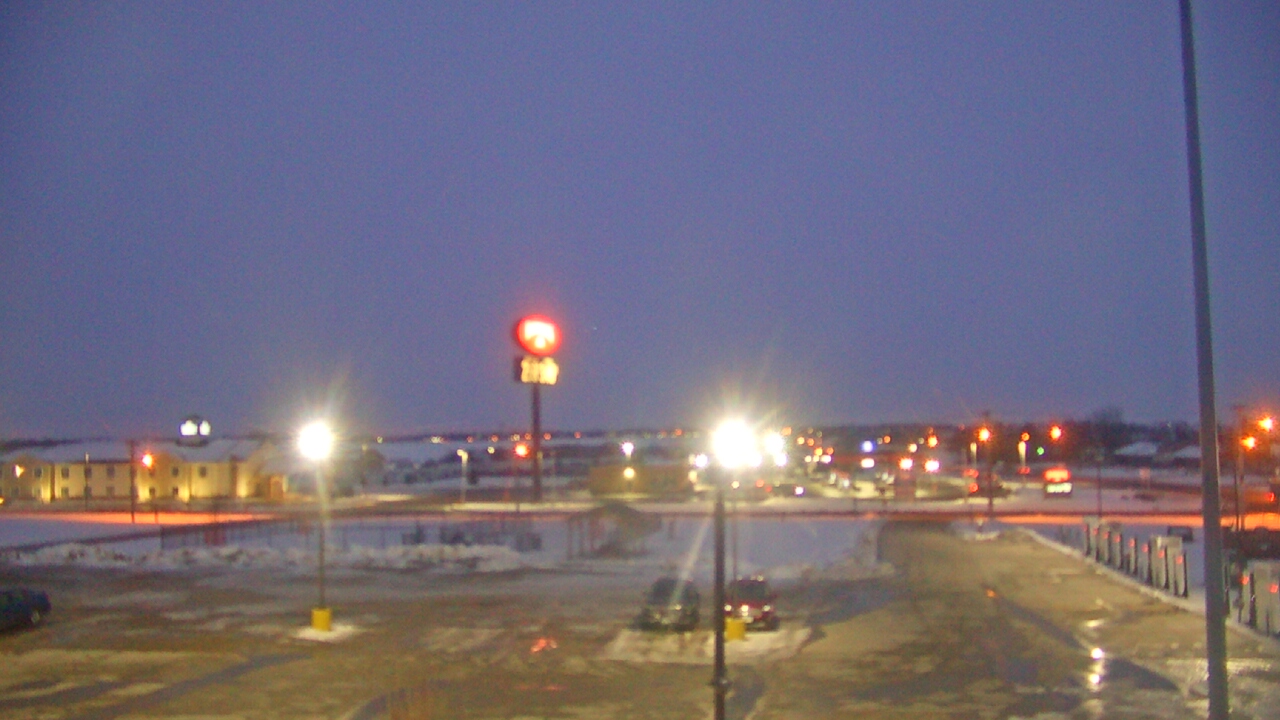 Thumbnail for current weather camera view from Amish Country Store in Lamoni, Iowa