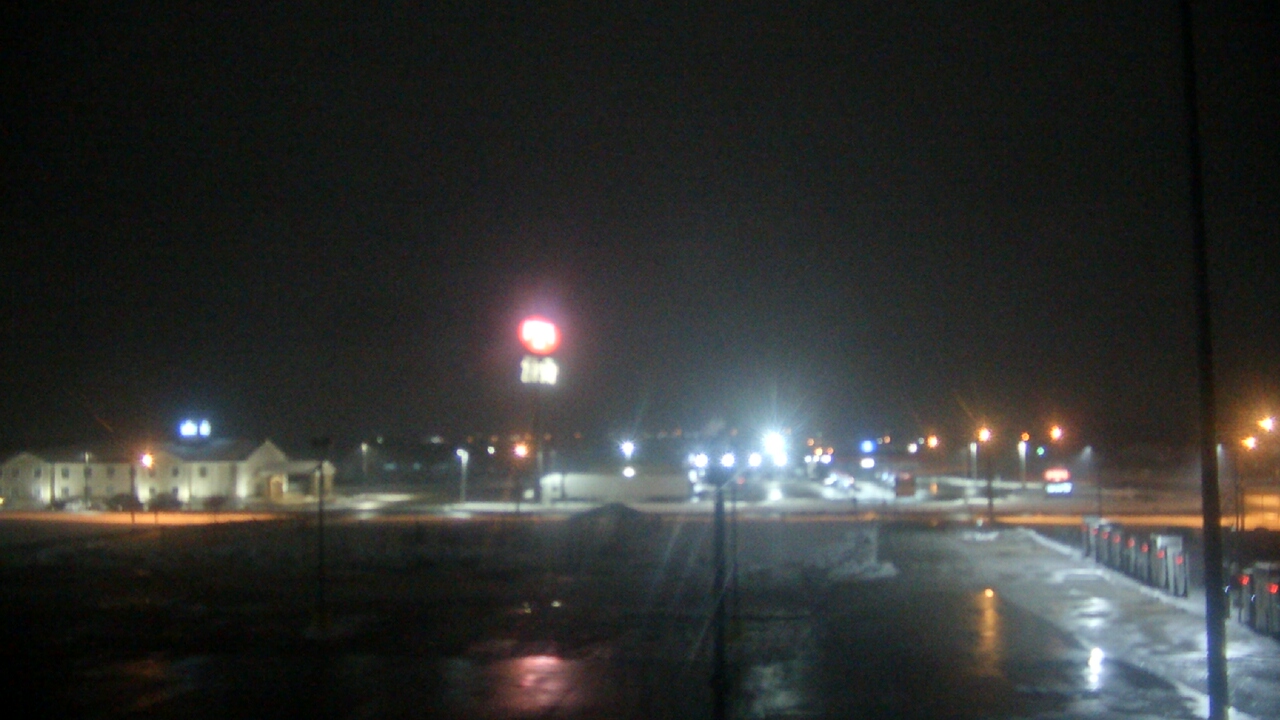 Thumbnail for current weather camera view from Amish Country Store in Lamoni, Iowa
