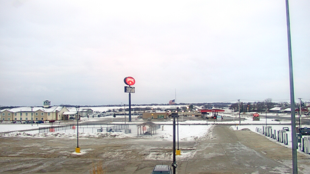 Thumbnail for current weather camera view from Amish Country Store in Lamoni, Iowa