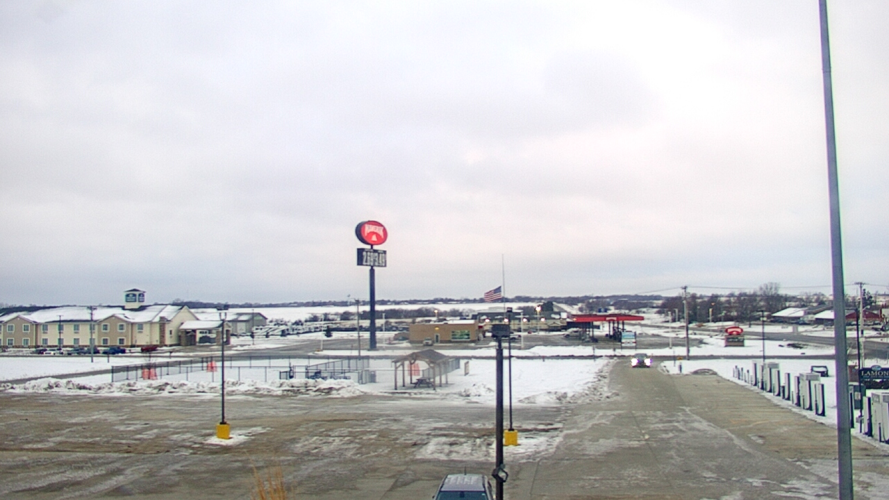 Thumbnail for current weather camera view from Amish Country Store in Lamoni, Iowa