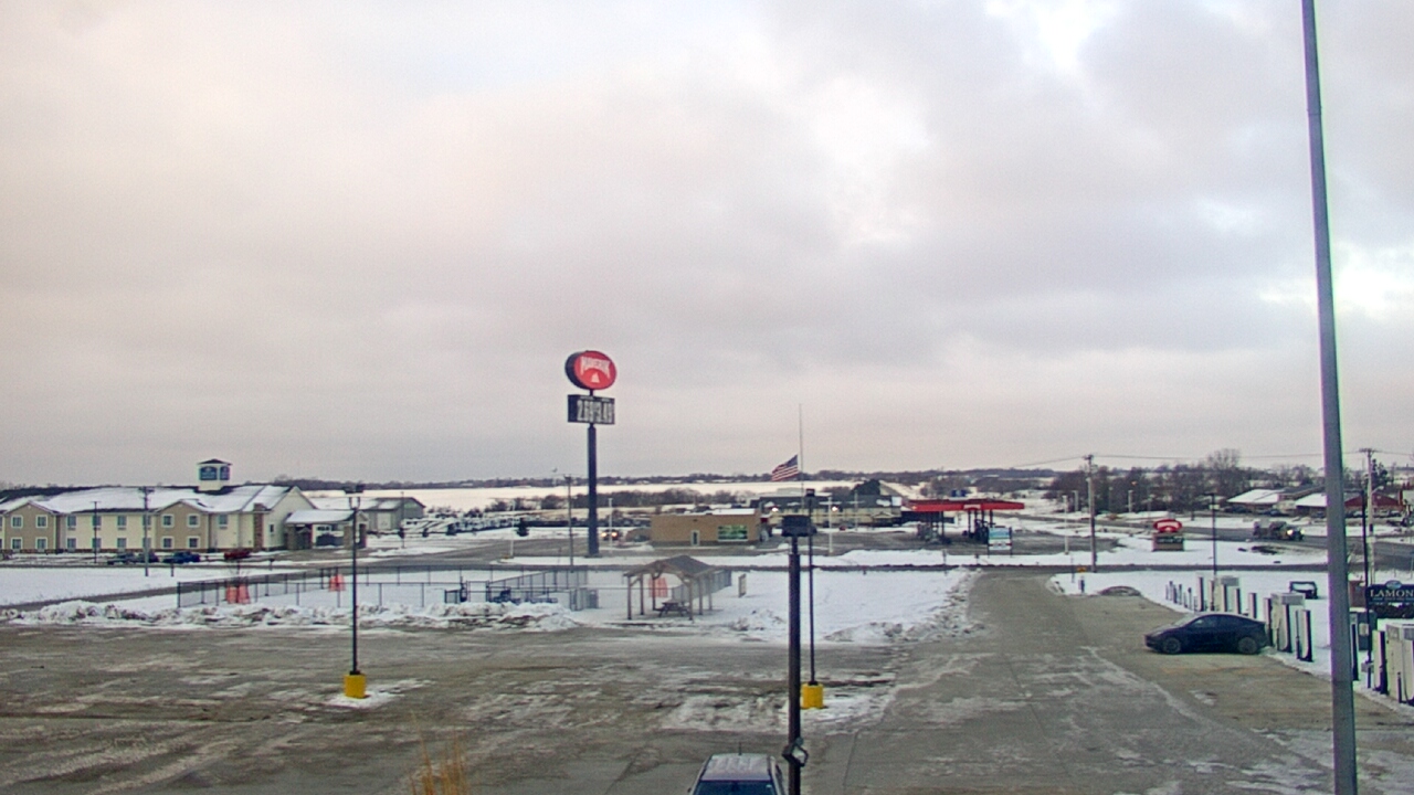 Thumbnail for current weather camera view from Amish Country Store in Lamoni, Iowa