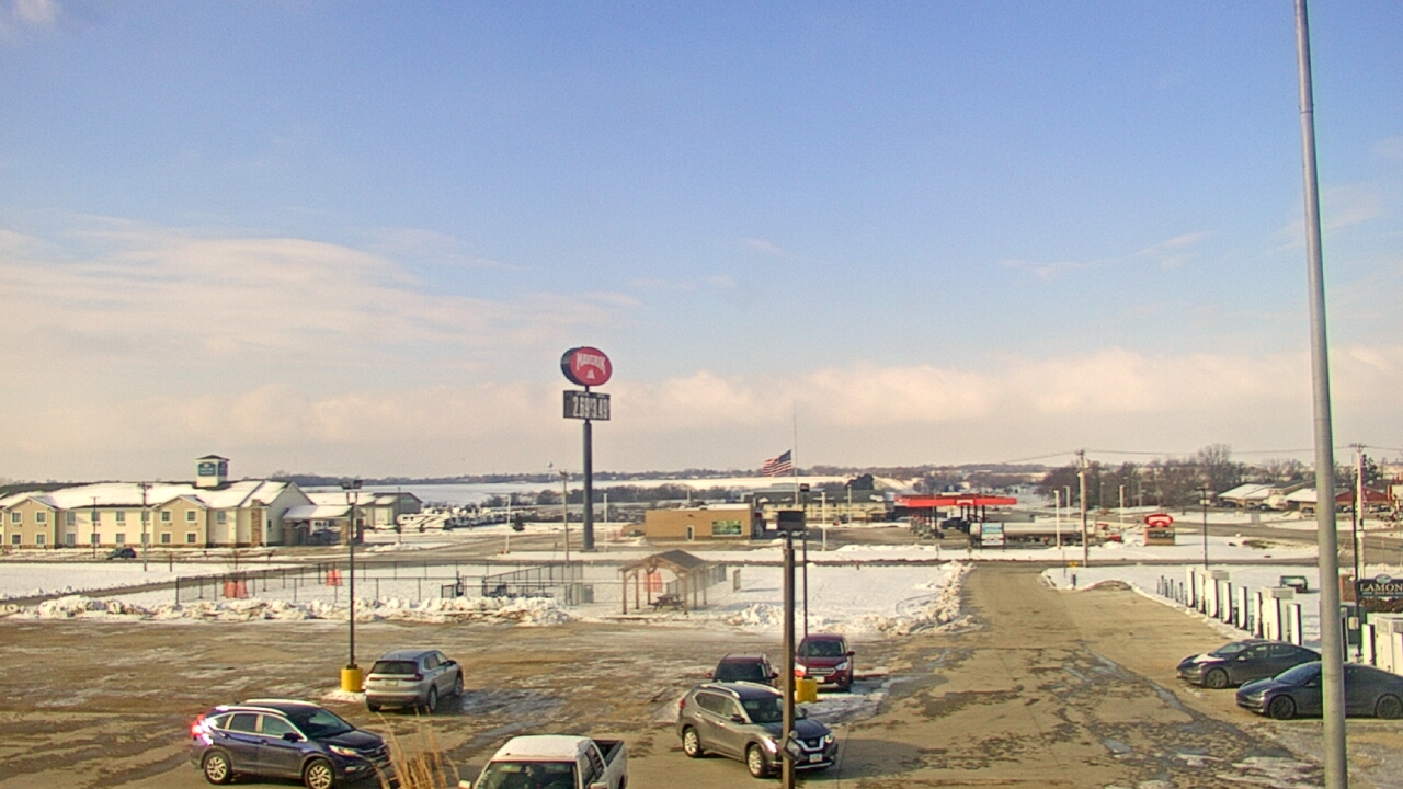 Thumbnail for current weather camera view from Amish Country Store in Lamoni, Iowa