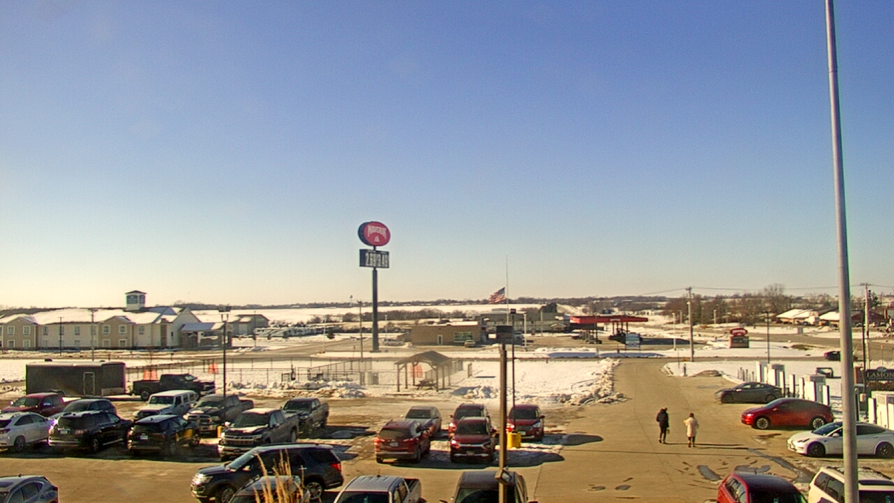 Thumbnail for current weather camera view from Amish Country Store in Lamoni, Iowa