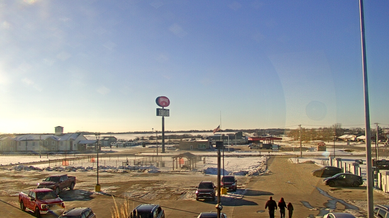 Thumbnail for current weather camera view from Amish Country Store in Lamoni, Iowa