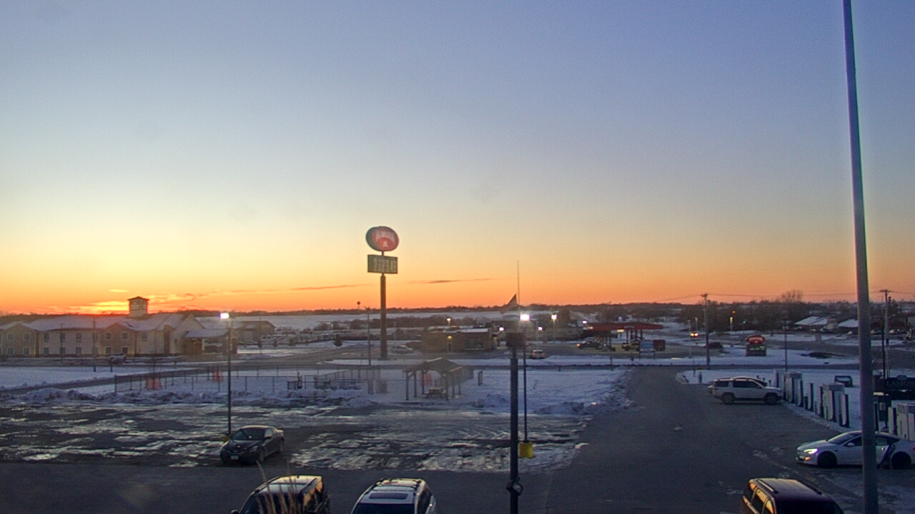 Thumbnail for current weather camera view from Amish Country Store in Lamoni, Iowa