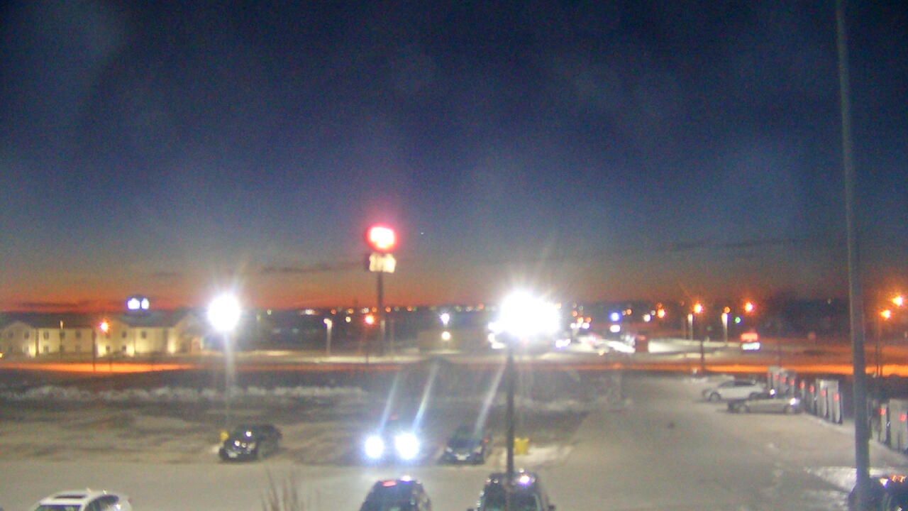 Thumbnail for current weather camera view from Amish Country Store in Lamoni, Iowa