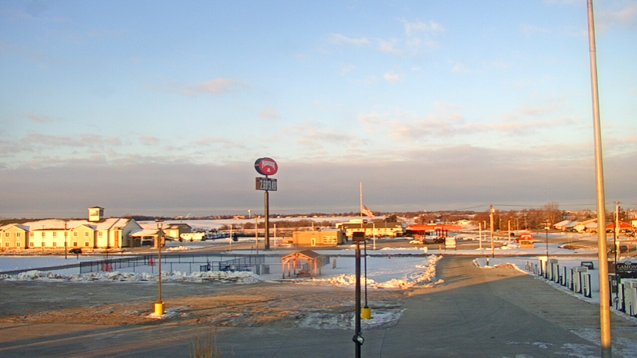 Thumbnail for current weather camera view from Amish Country Store in Lamoni, Iowa