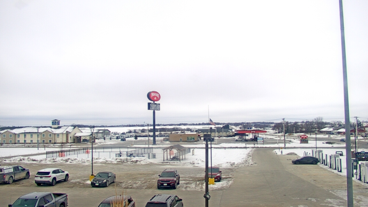 Thumbnail for current weather camera view from Amish Country Store in Lamoni, Iowa