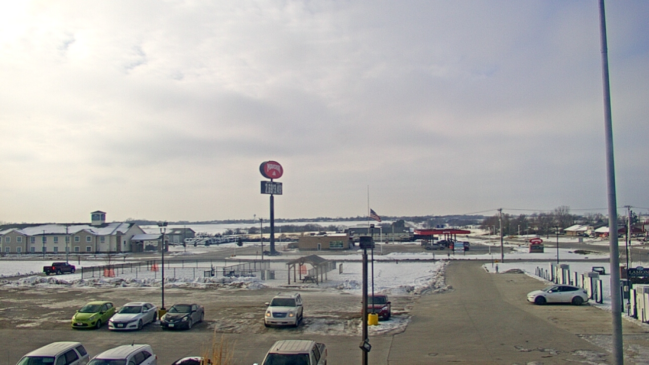Thumbnail for current weather camera view from Amish Country Store in Lamoni, Iowa
