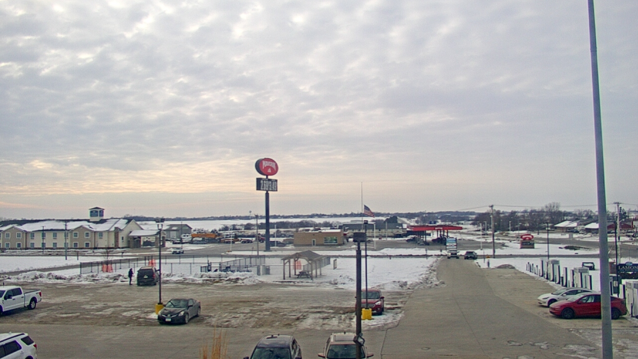 Thumbnail for current weather camera view from Amish Country Store in Lamoni, Iowa